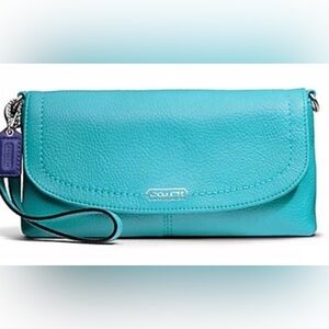 Coach Turquoise Leather Wristlet w/ Blue Hangtag 9” x 5.5” Early 2010s EUC